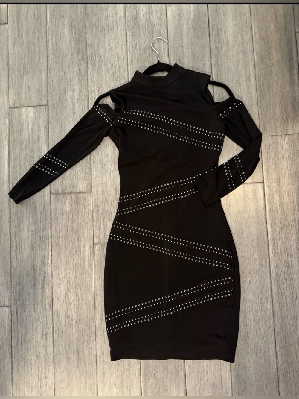 GUESS Black Cold Shoulder Studded Dress Long Sleeve Size 0 - Picture 5 of 5